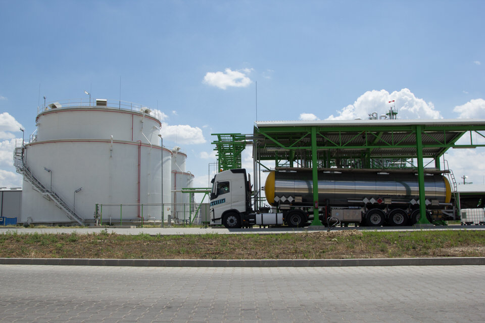 Tiszapüspöki, establishment of alcohol tank park, denaturing station and public road charger 